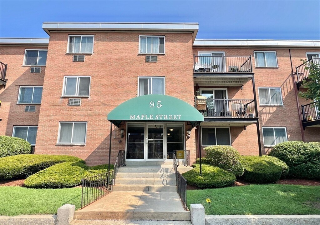 95 Maple St in Malden, MA - Building Photo