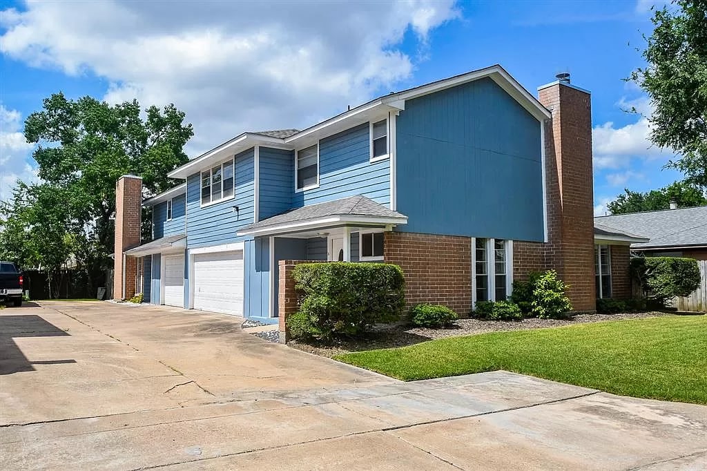 10807 Sugar Hill Dr in Houston, TX - Building Photo