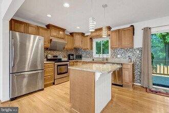 2990 Borge St in Oakton, VA - Building Photo - Building Photo