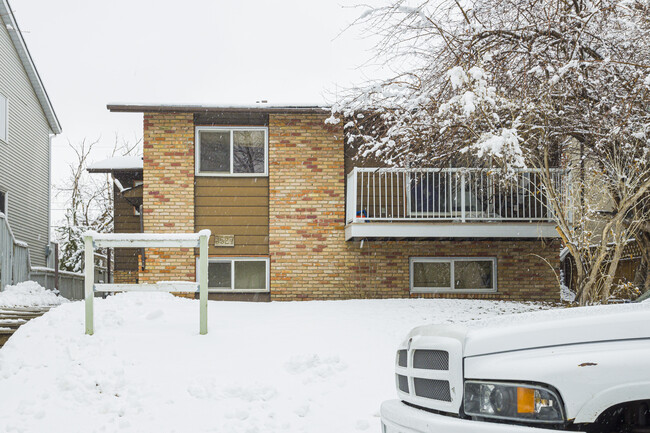 3527 14A St SW in Calgary, AB - Building Photo - Building Photo