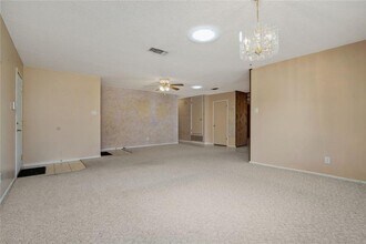 813 Guadalupe St in Lockhart, TX - Building Photo - Building Photo