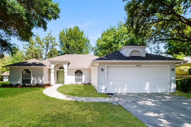 property at 33303 Lake Bend Cir