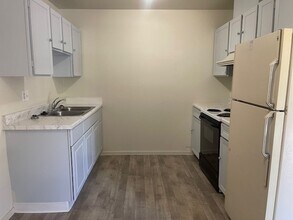 1180 Arnold Dr in Reno, NV - Building Photo - Building Photo