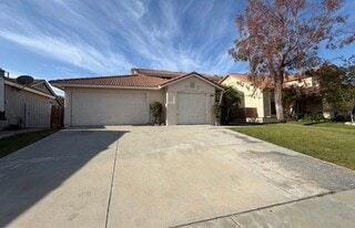 2565 W Fairview Dr in Rialto, CA - Building Photo