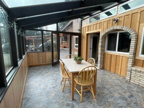 5268 S Honeymoon Bay Rd in Freeland, WA - Building Photo - Building Photo