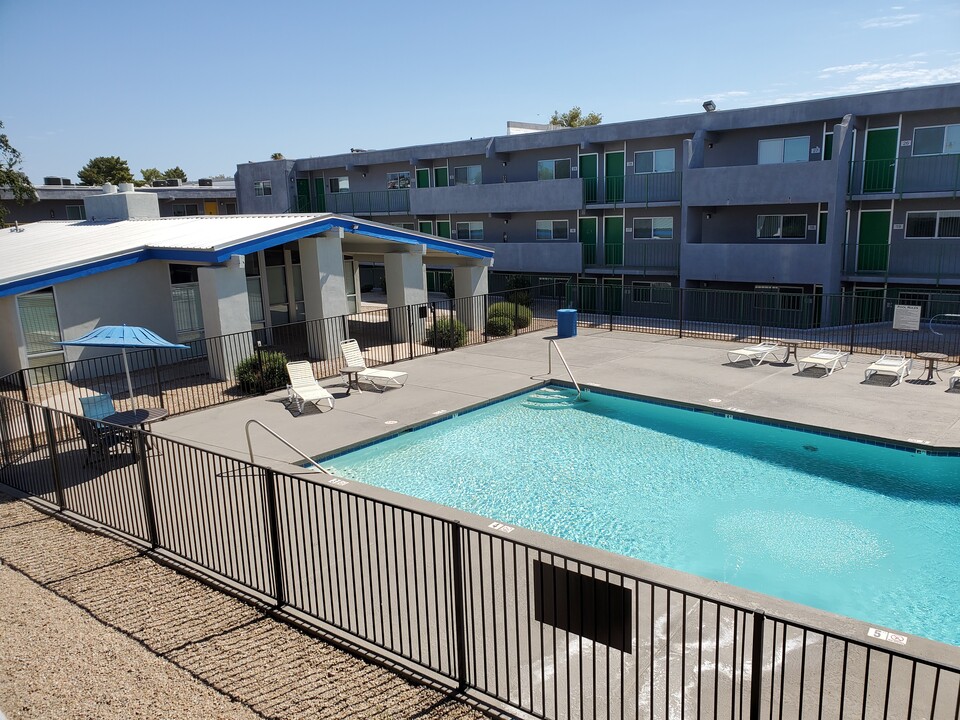 Ocotillo Apartments - Utilities Included in Phoenix, AZ - Foto de edificio