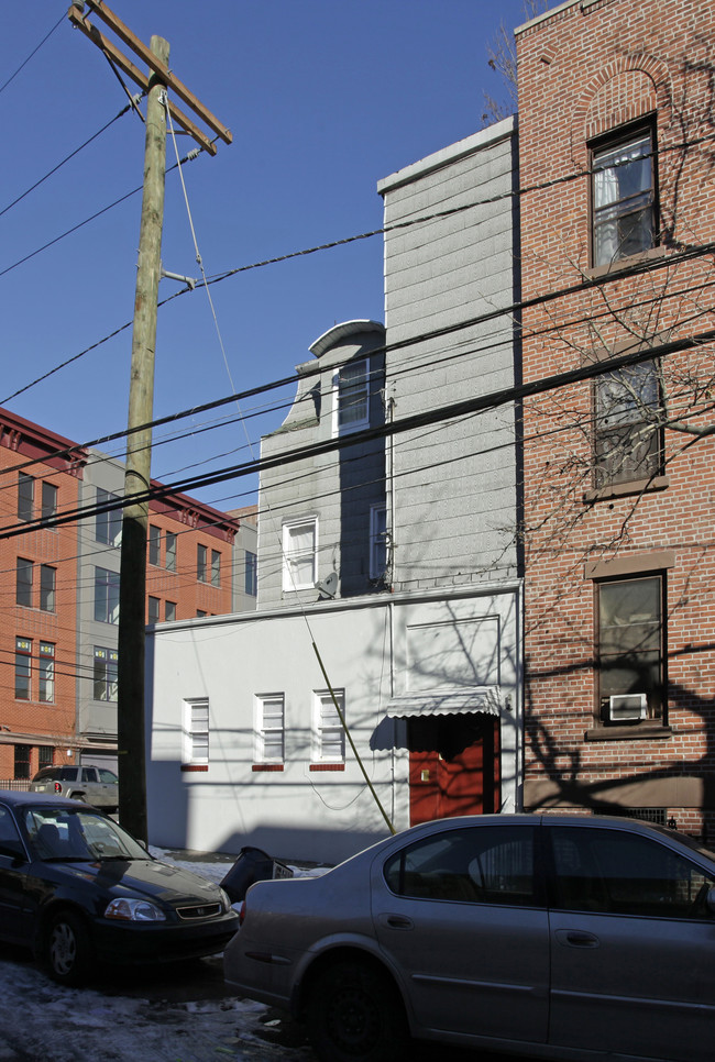 72 Wayne St in Jersey City, NJ - Building Photo - Building Photo