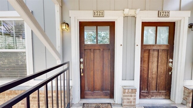 1725 Harvey Mitchell Pkwy S, Unit 1721 in College Station, TX - Foto de edificio - Building Photo