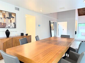 20429 NE 10th Ct Rd in Miami, FL - Building Photo - Building Photo