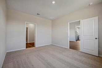 10399 Red Cardinal Dr in Cleveland, TX - Building Photo - Building Photo