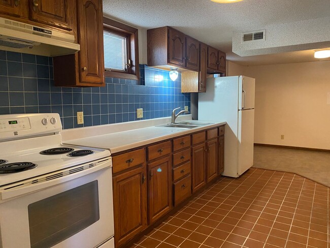 1403 Avenue C in Dodge City, KS - Building Photo - Building Photo