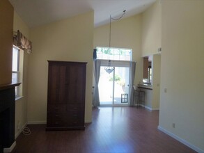 1056 Willow Cir in San Luis Obispo, CA - Building Photo - Building Photo