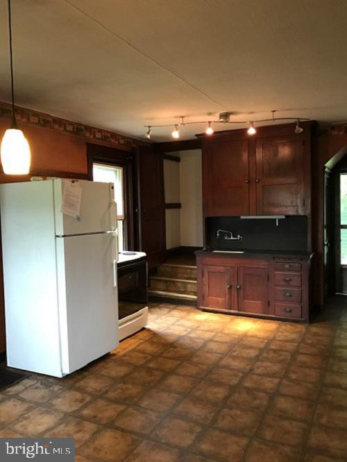 132 E Maple Grove Rd in Narvon, PA - Building Photo - Building Photo