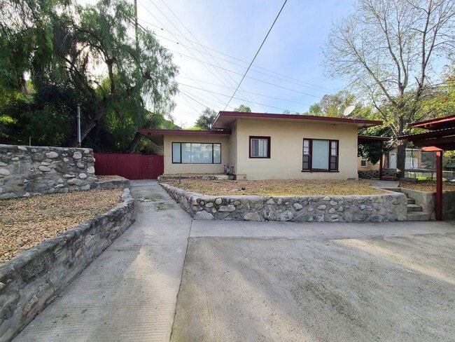 property at 11298 San Mateo Dr