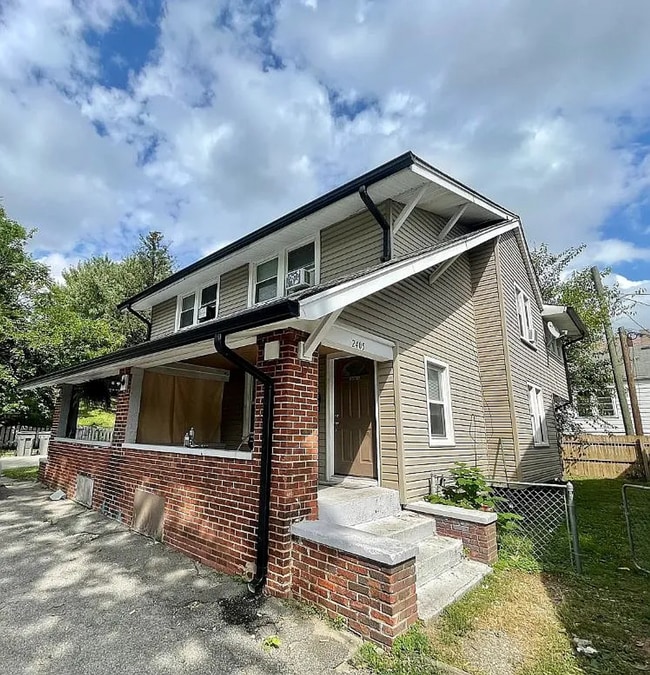 property at 2405 E 16th St