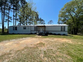 3061 Nanny Rd in Pontotoc, MS - Building Photo