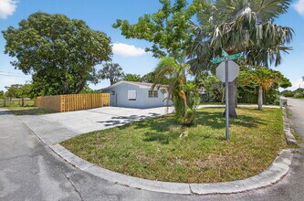 11401 SE Doherty St in Jupiter, FL - Building Photo - Building Photo