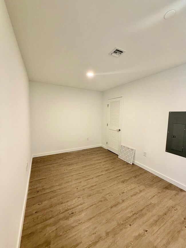 2000 N Bayshore Dr, Unit 2006 in Miami, FL - Building Photo - Building Photo