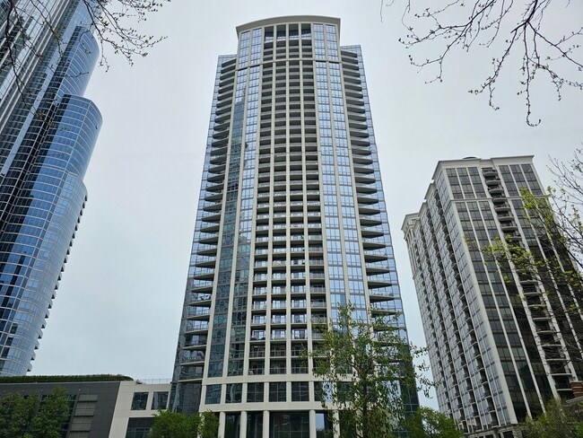 property at 1235 S Prairie Ave