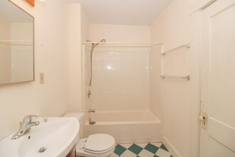 1721 Cliff Dr in Columbia, MO - Building Photo - Building Photo