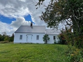 997 King Hill Rd in New London, NH - Building Photo