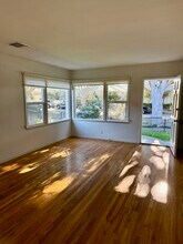 2401 Oak St, Unit Front in Santa Monica, CA - Foto de edificio - Building Photo