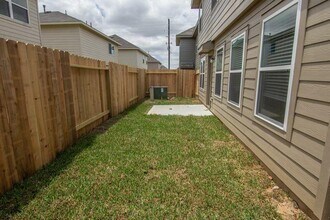 18551 Queesborough Creek Rd in Katy, TX - Foto de edificio - Building Photo