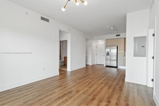 7435 SW 61st Ave in South Miami, FL - Building Photo - Building Photo