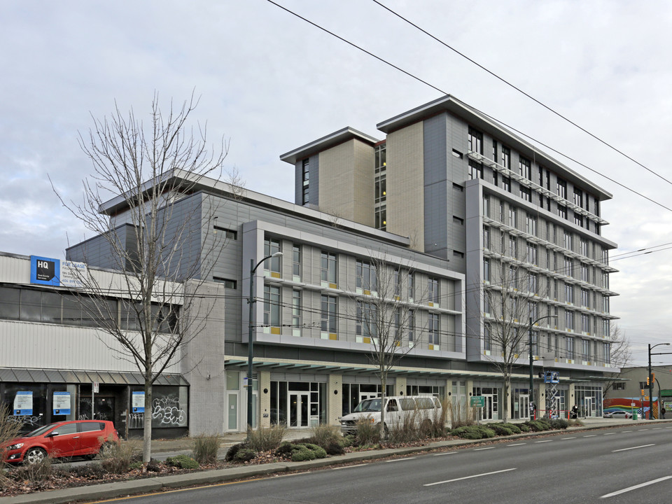 651-691 Broadway in Vancouver, BC - Building Photo