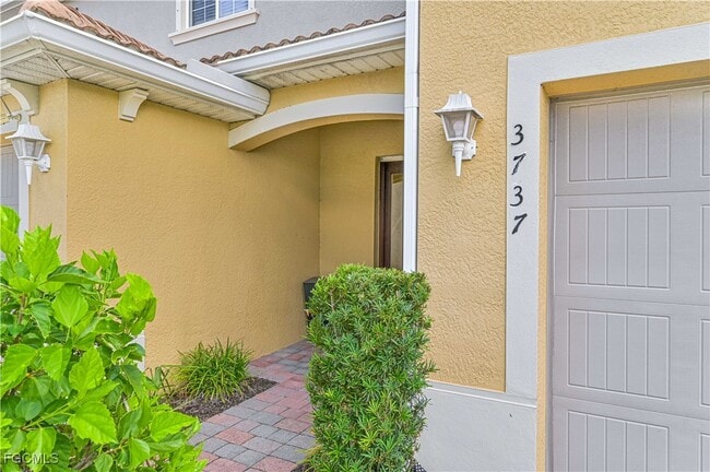 3737 Crofton Court in Ft. Myers, FL - Building Photo - Building Photo