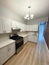 294 Barrow St in Jersey City, NJ - Building Photo - Building Photo