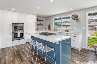 1384 Nanawale Pl in Kailua, HI - Building Photo - Building Photo