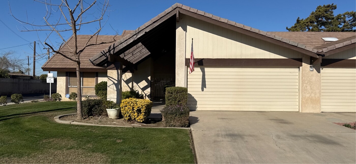 3200 El Encanto Ct in Bakersfield, CA - Building Photo