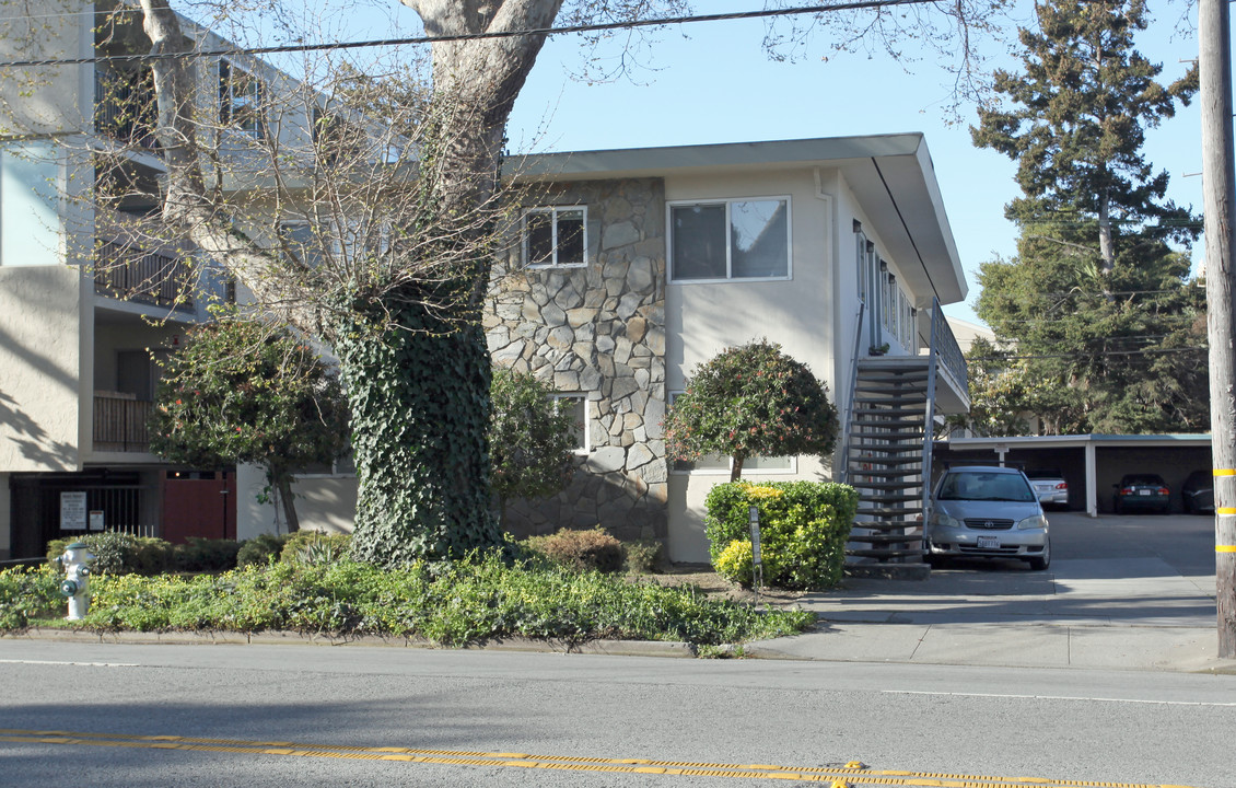 1345 El Camino Real in Burlingame, CA - Building Photo