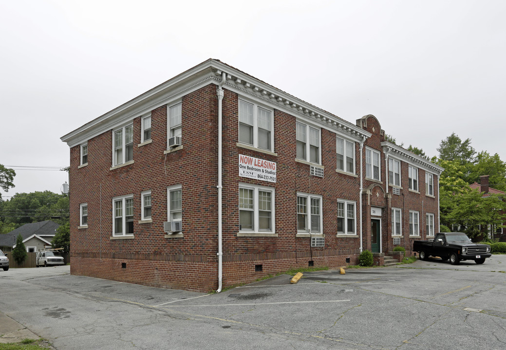 701 E Main St in Spartanburg, SC - Building Photo