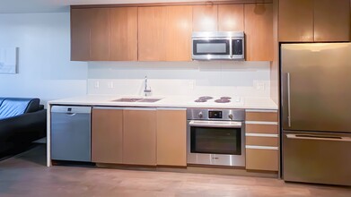 1009 Harwood St in Vancouver, BC - Building Photo - Building Photo