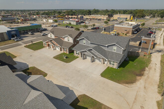 3015 E 12th St in Joplin, MO - Foto de edificio - Building Photo