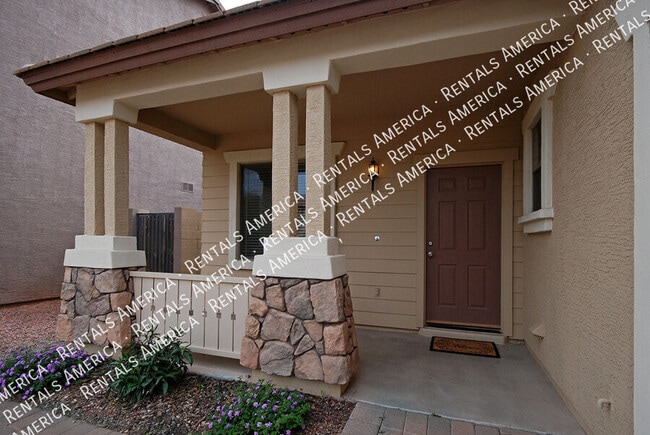 2010 S Falcon Dr in Gilbert, AZ - Building Photo - Building Photo