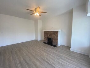 1053 W Columbia Ave in Chicago, IL - Building Photo - Building Photo