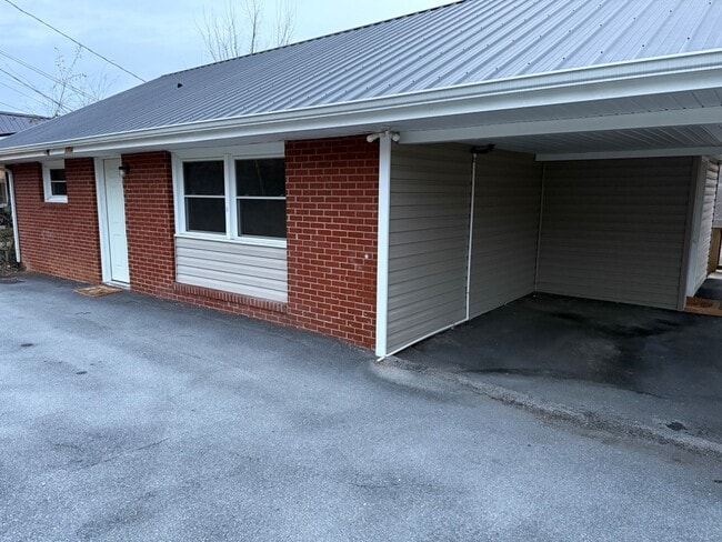 1704 Highpoint Ave in Kingsport, TN - Building Photo - Building Photo