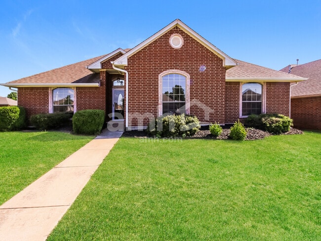 property at 628 E Elder Ln