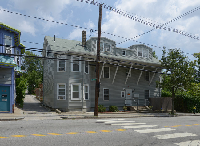 513 Charles St in Providence, RI - Foto de edificio - Building Photo