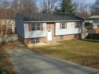 property at 1088 Crestview Dr