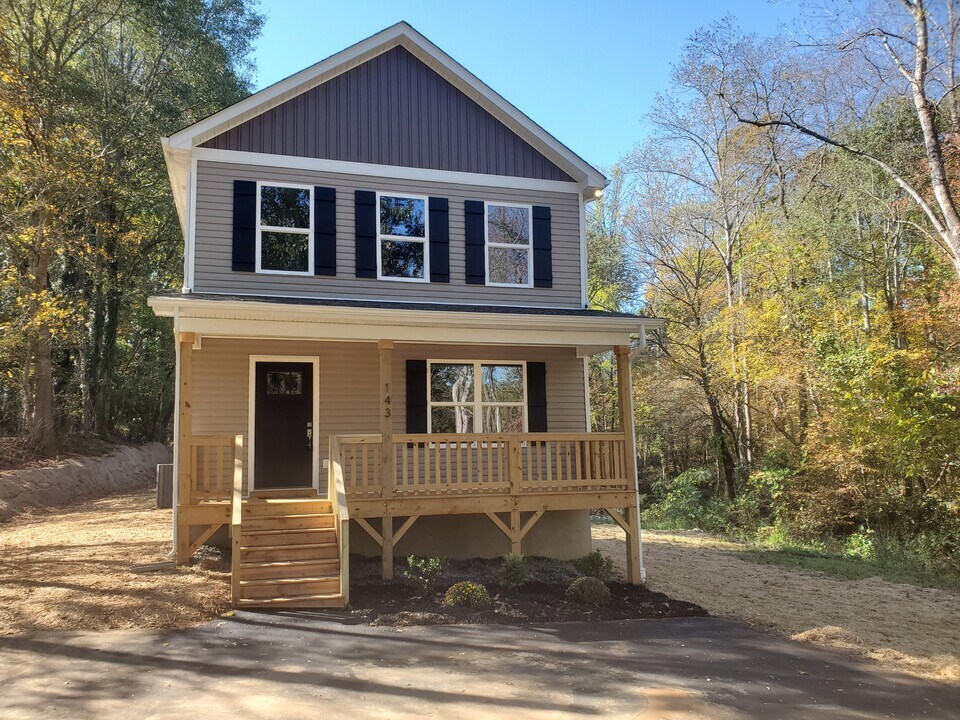 143 Luckado St in Forest City, NC - Building Photo