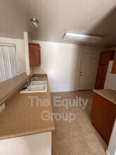 1786 Paseo Del Lago in Tulare, CA - Building Photo - Building Photo