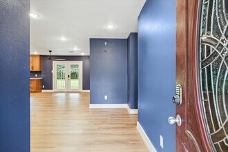 1627 Crestdale Dr in Houston, TX - Building Photo - Building Photo