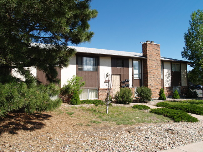 4605 Picturesque Dr in Colorado Springs, CO - Building Photo - Building Photo