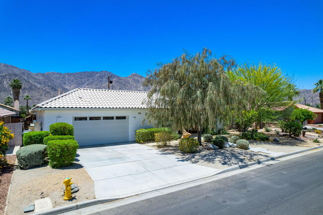 51575 Avenida Navarro in La Quinta, CA - Building Photo - Building Photo