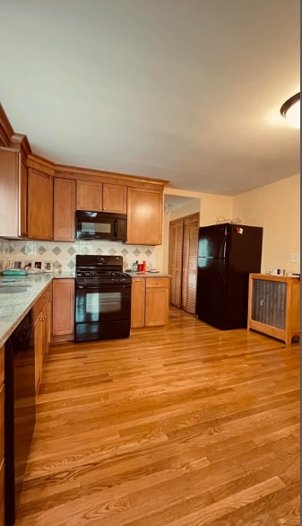 21 Lawrence Ln in Belmont, MA - Foto de edificio - Building Photo