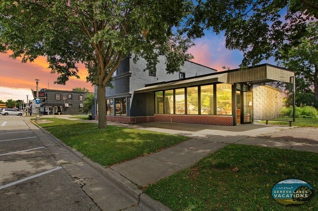 433 Broad St in Lake Geneva, WI - Building Photo - Building Photo